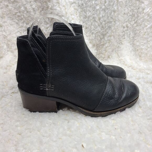 Sorel Cate Cut Out Boots Black Leather Women's sz 6 - Picture 1 of 11